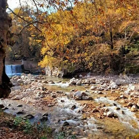 το σπίτι του γιάννη * Pýli